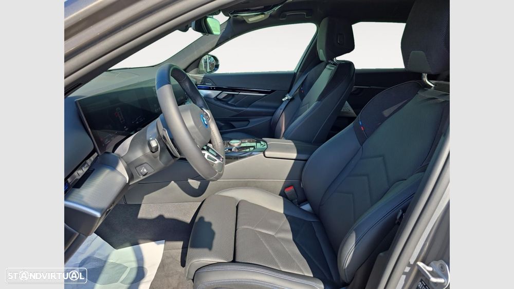 BMW 530 e Pack Desportivo M - 10