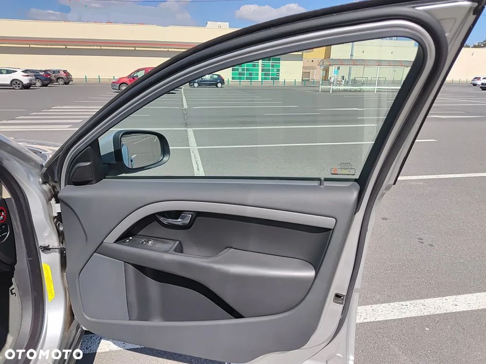 Volvo V70 2.0 Kinetic - 14