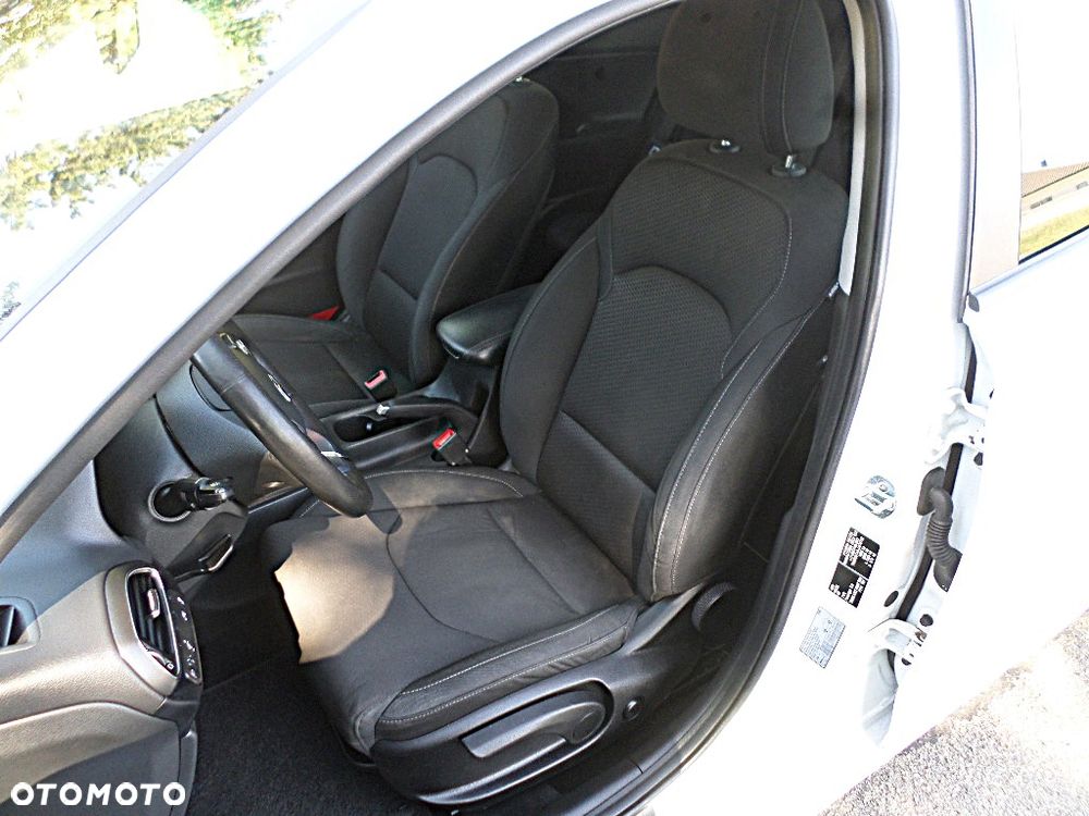 Hyundai i30 blue Kombi 1.4 Style - 20