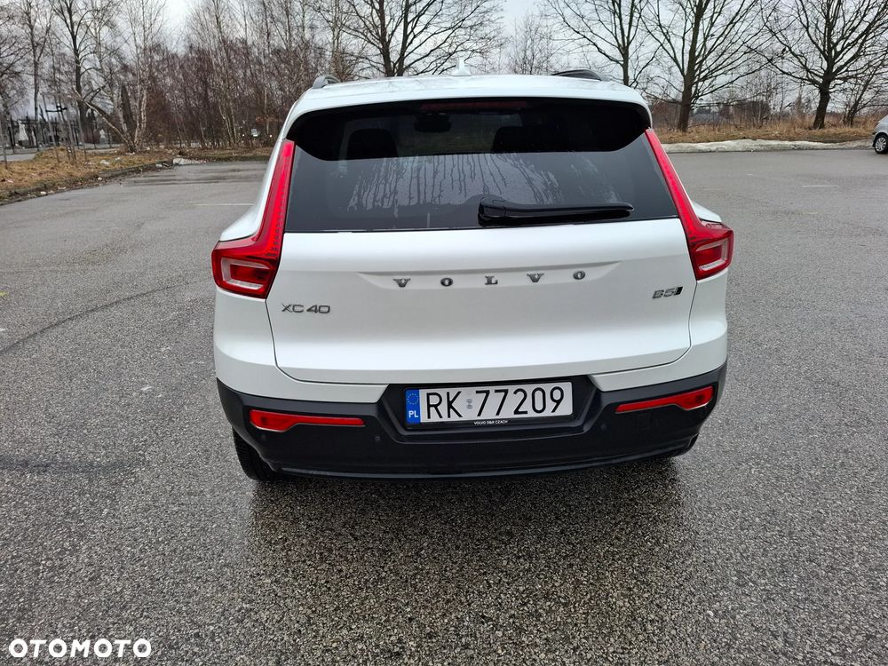 Volvo XC 40 B5 AWD Ultimate Dark - 4