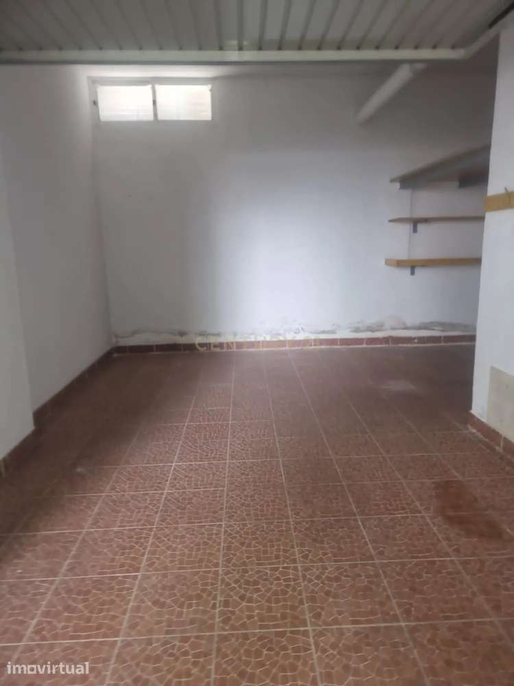 Garagem 24m2 no centro do Feijó - Grande imagem: 2/8