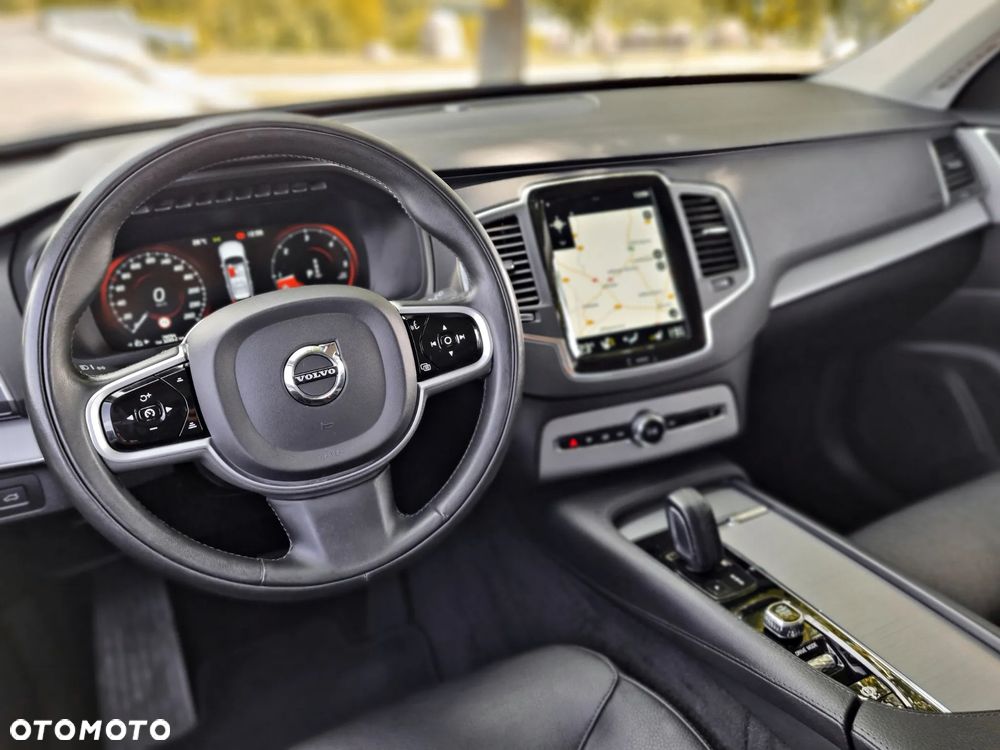 Volvo XC 90 B5 D AWD Geartronic Momentum Pro - 32