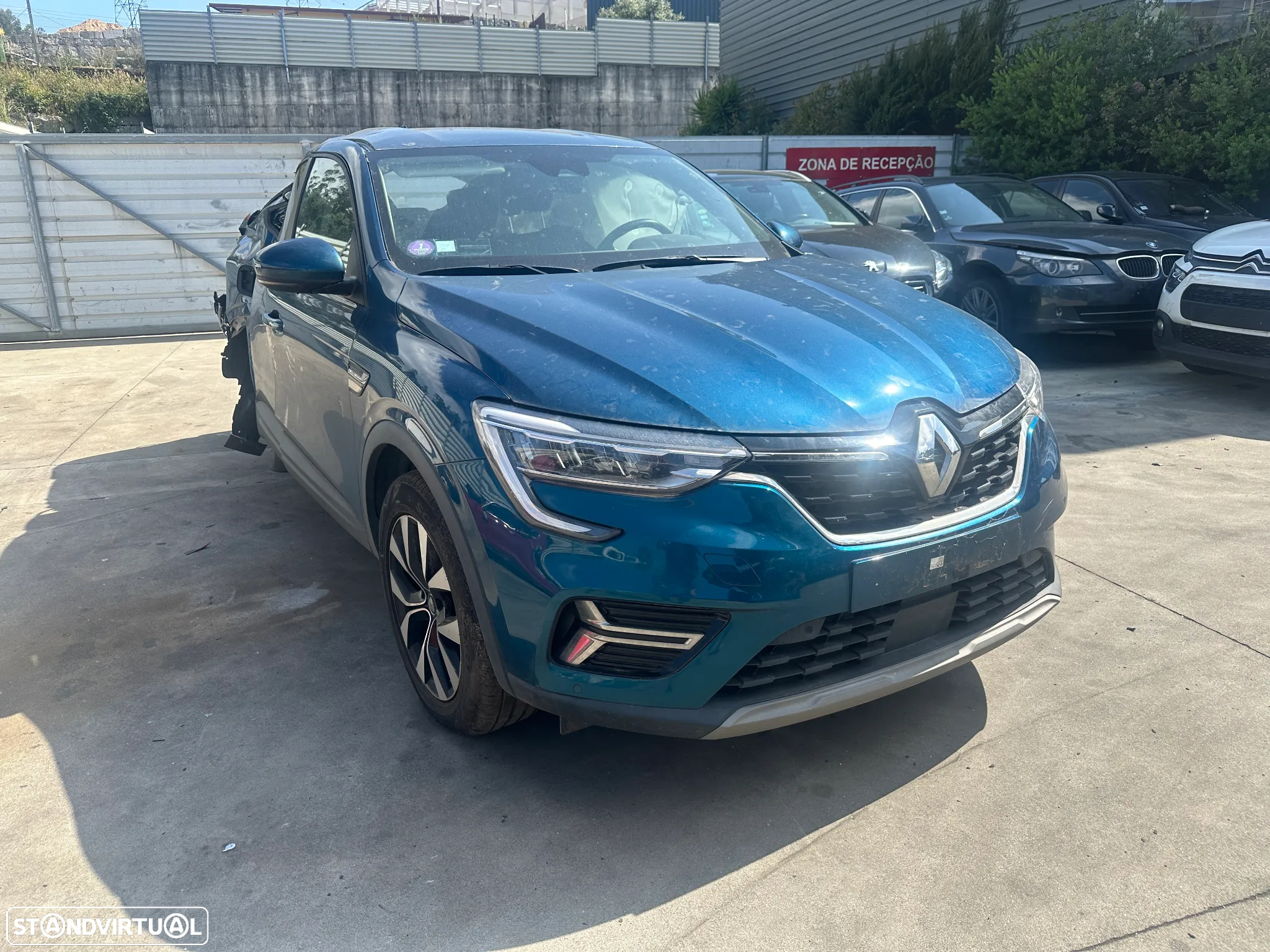 RENAULT ARKANA 1.6 E-TECH HIBRID DE 2022 (CENTRO DE ABATE) - 2