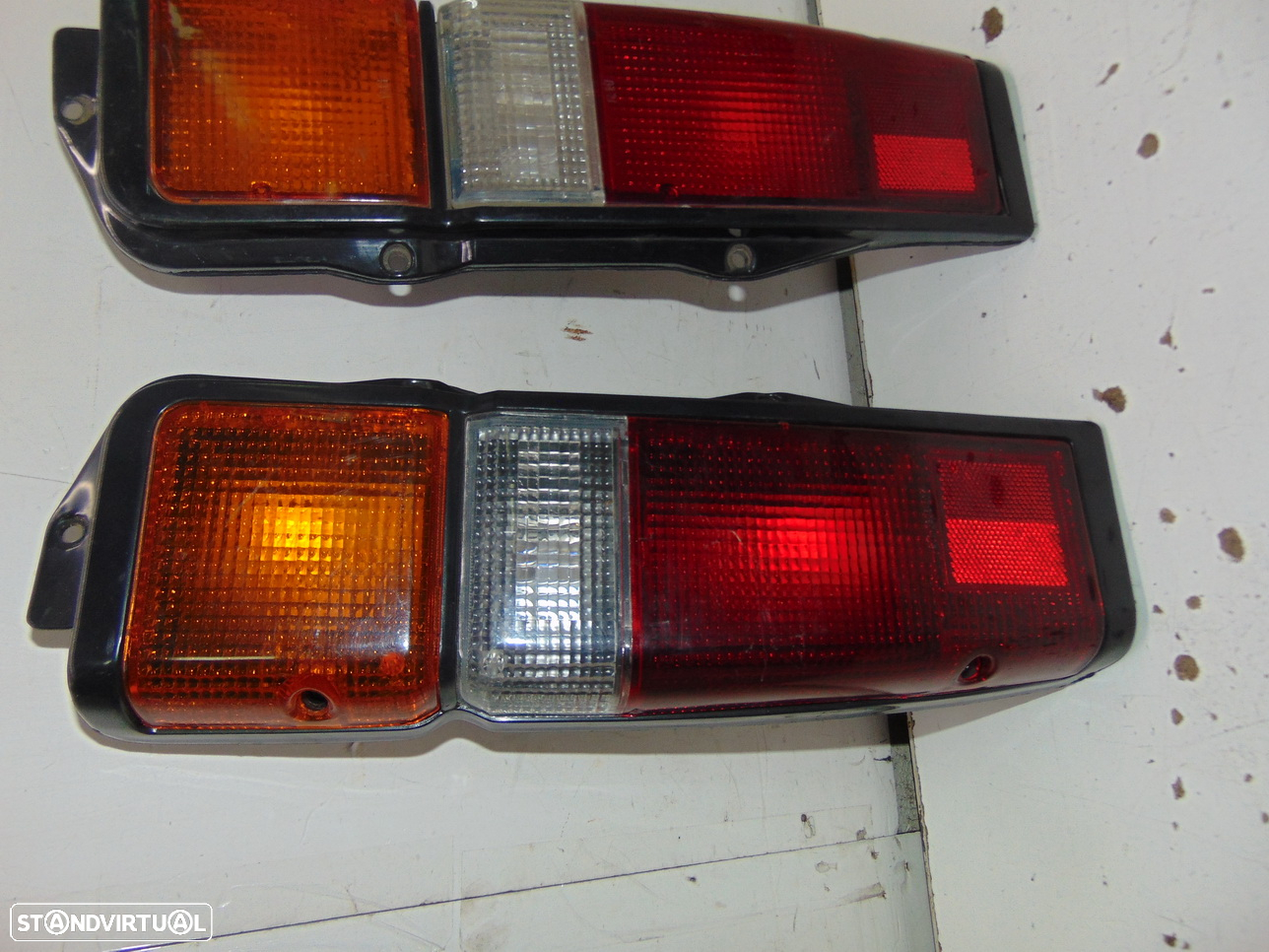 Toyota Hiace LH51 farolins - 2