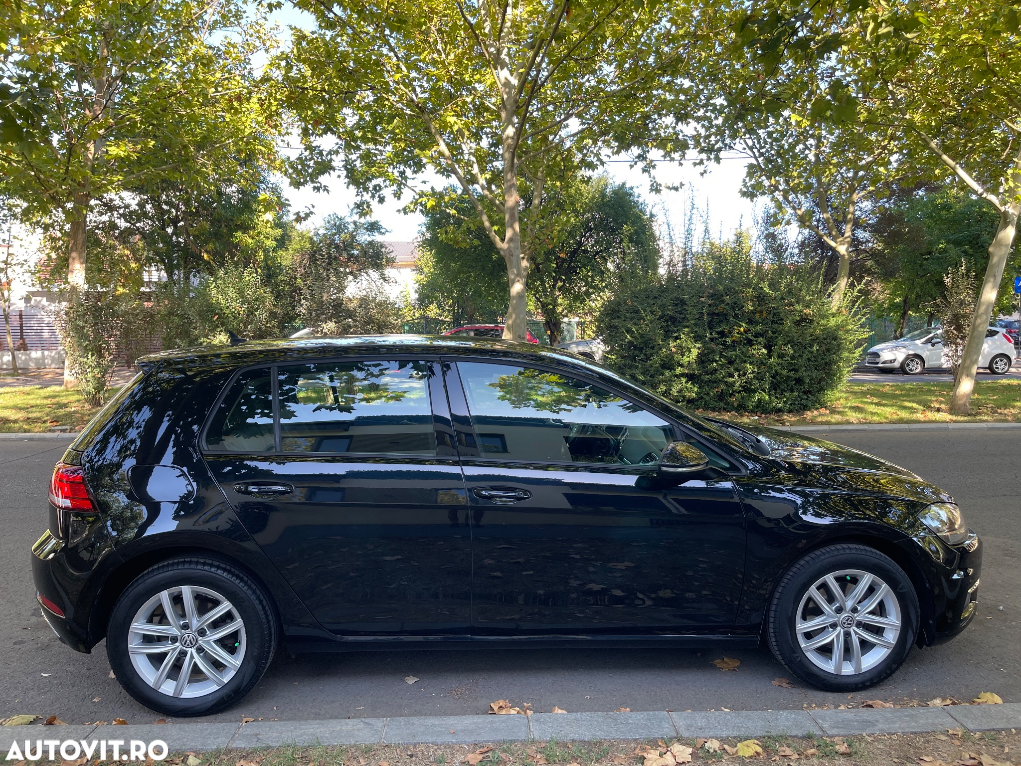 Volkswagen Golf - 10