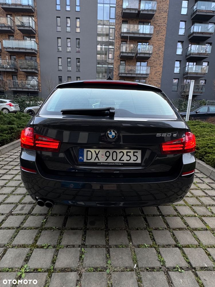 BMW Seria 5 520d Luxury Line - 2