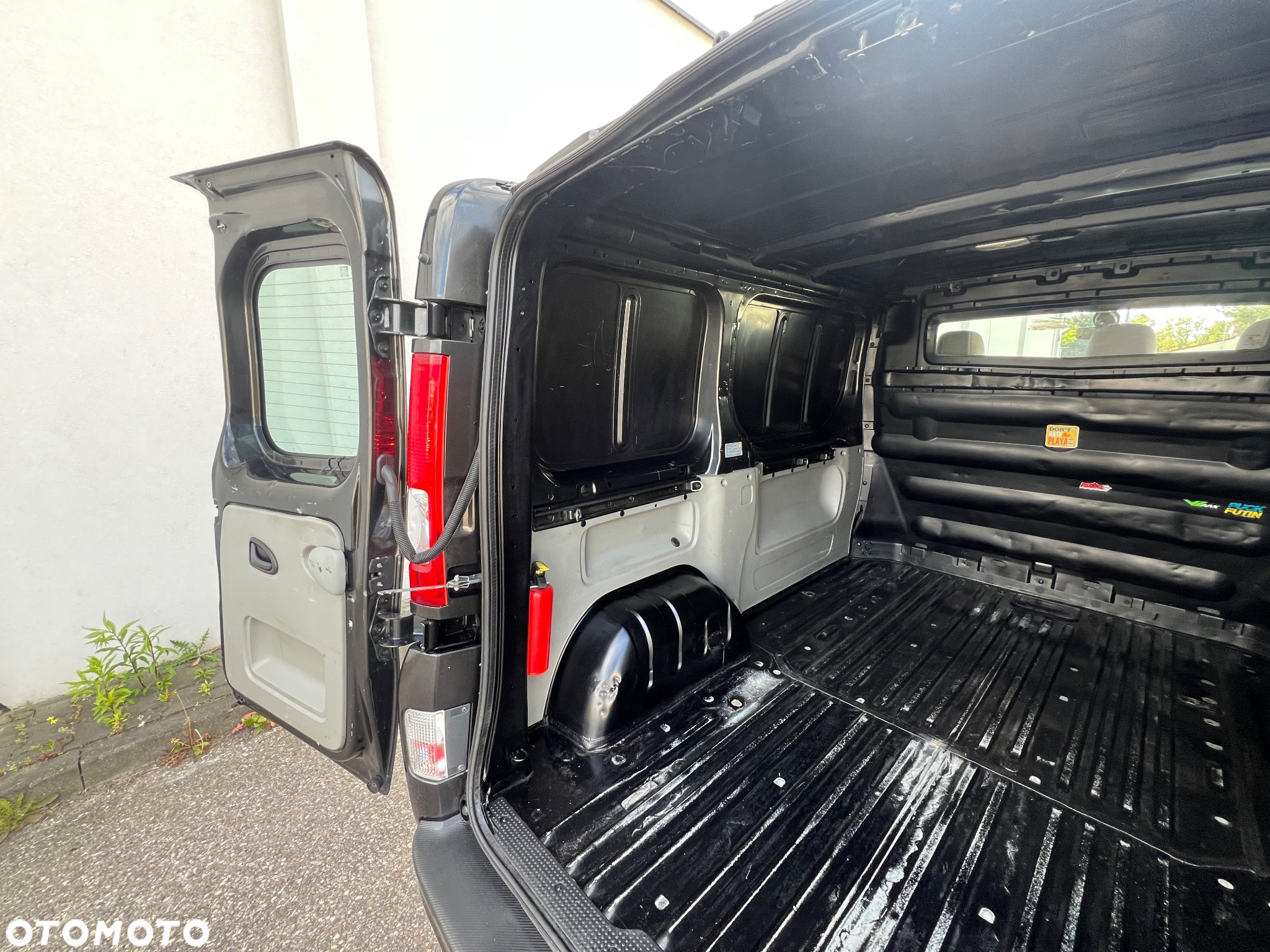 Opel VIVARO - 27
