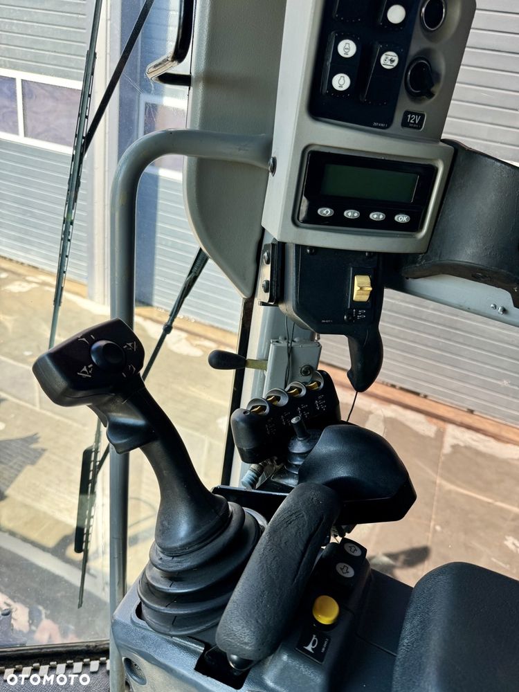 Caterpillar 140M AWD - 6