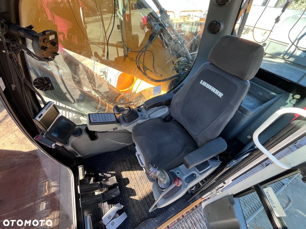 Liebherr R946 LCV - 30