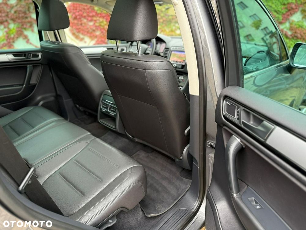 Volkswagen Touareg - 12