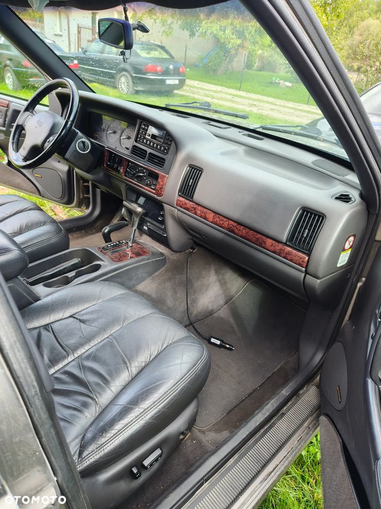 Jeep Grand Cherokee - 9