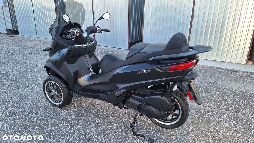 Piaggio MP-3 - 4