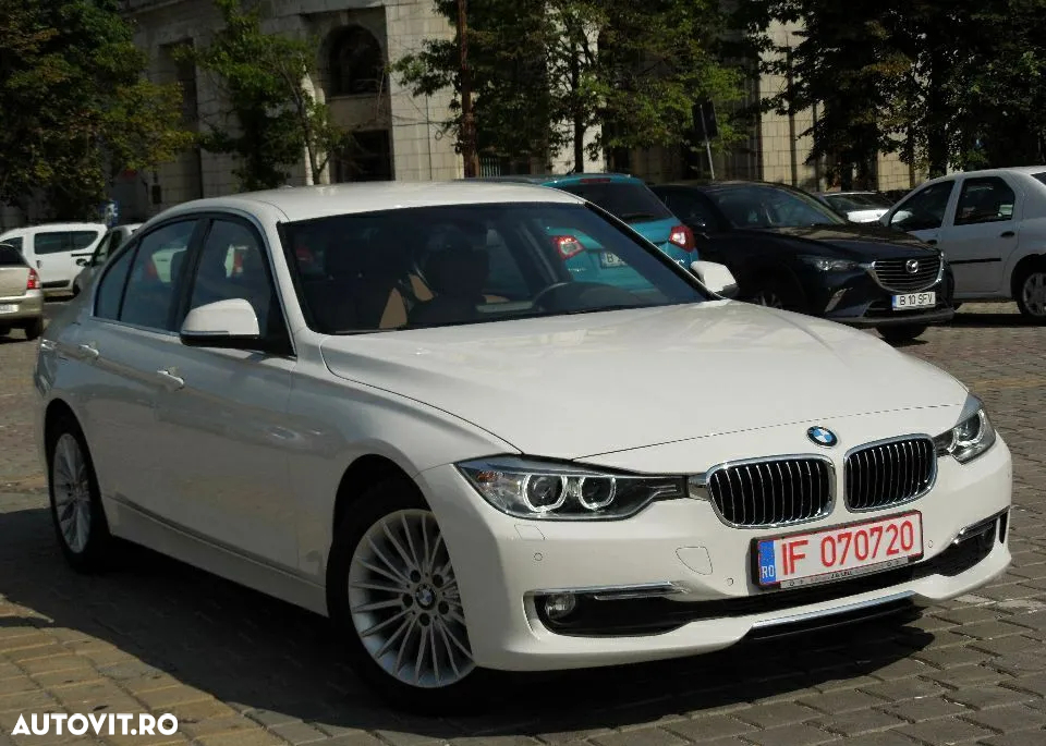 BMW Seria 3 318d Aut. Luxury Line - 9