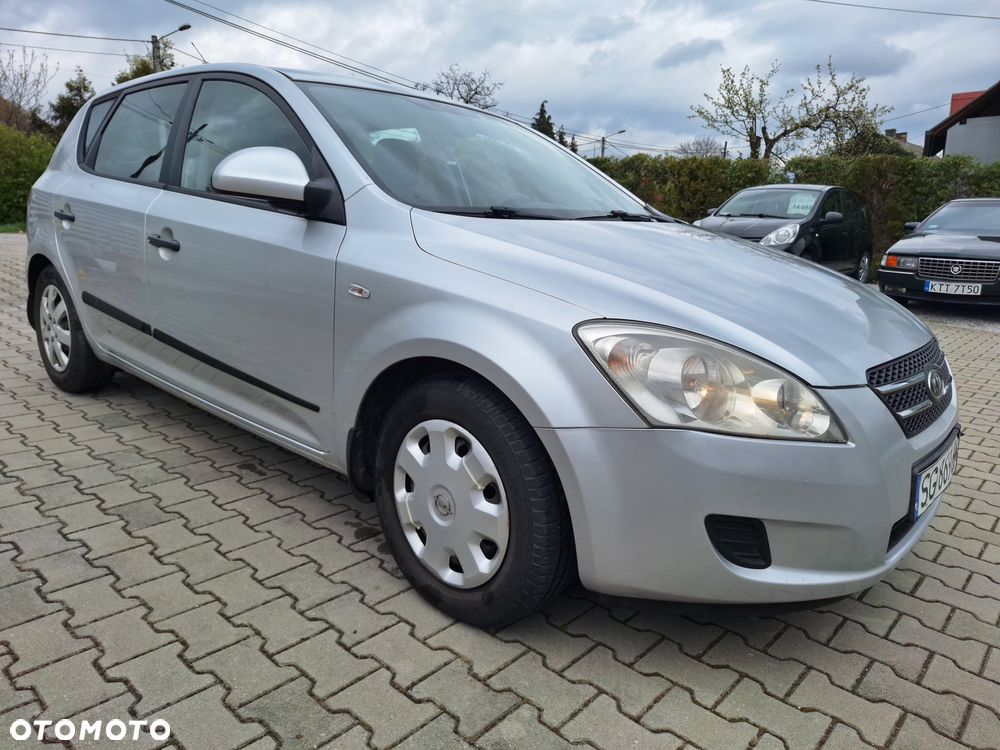 Kia Ceed - 30