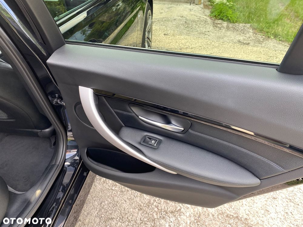 BMW Seria 3 330i GPF M Sport Shadow - 21