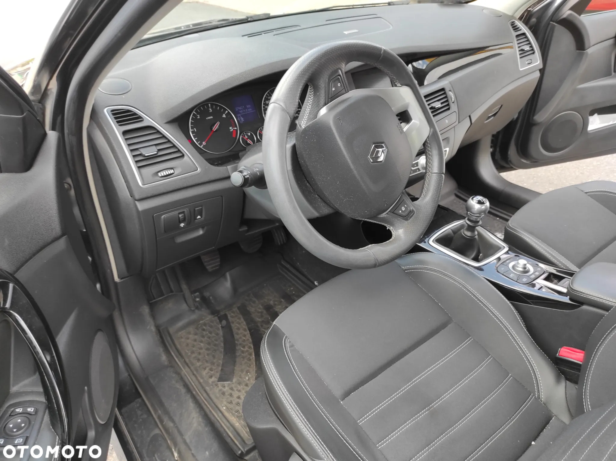 Renault Laguna 2.0 dCi Bose Edition ESM - 11