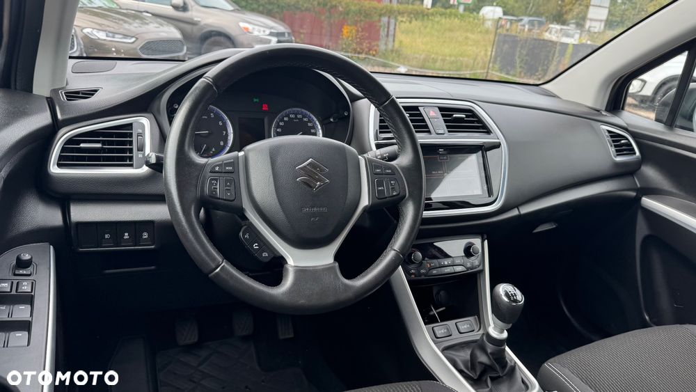 Suzuki SX4 S-Cross 1.4 T Premium - 35