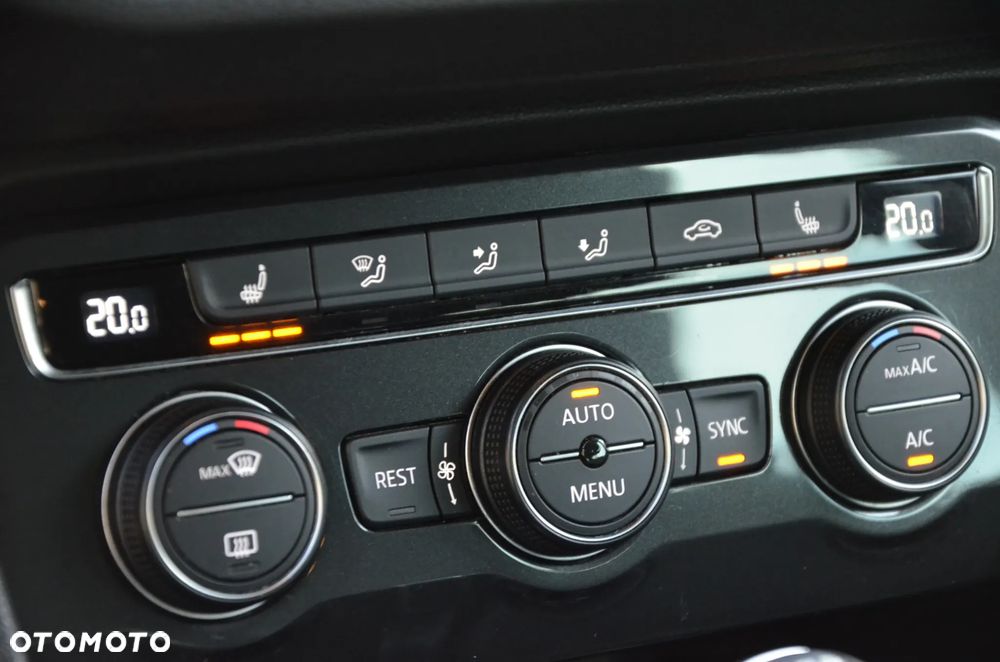 Volkswagen Tiguan - 31