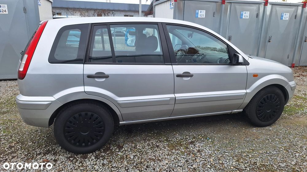 Ford Fusion - 9