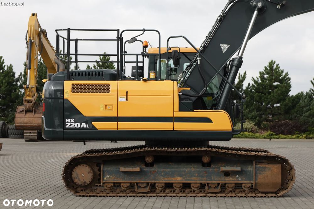 Hyundai HX220AL - 11