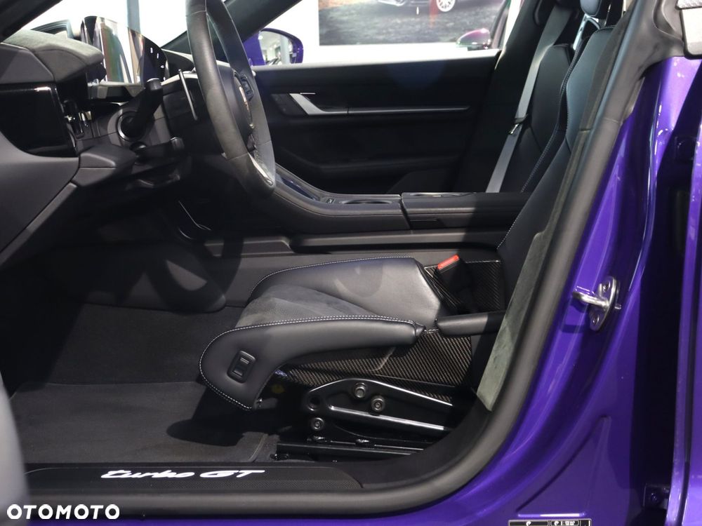 Porsche Taycan 105kWh Turbo GT Weissach - 16
