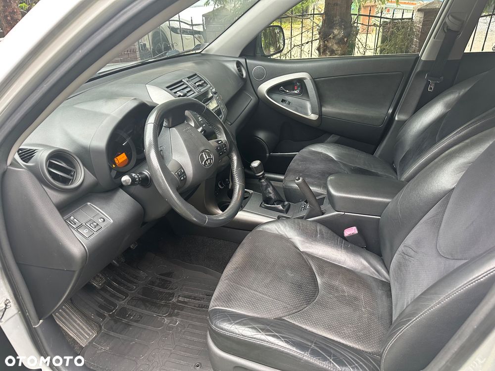 Toyota RAV4 2.0 VVT-i Premium - 10