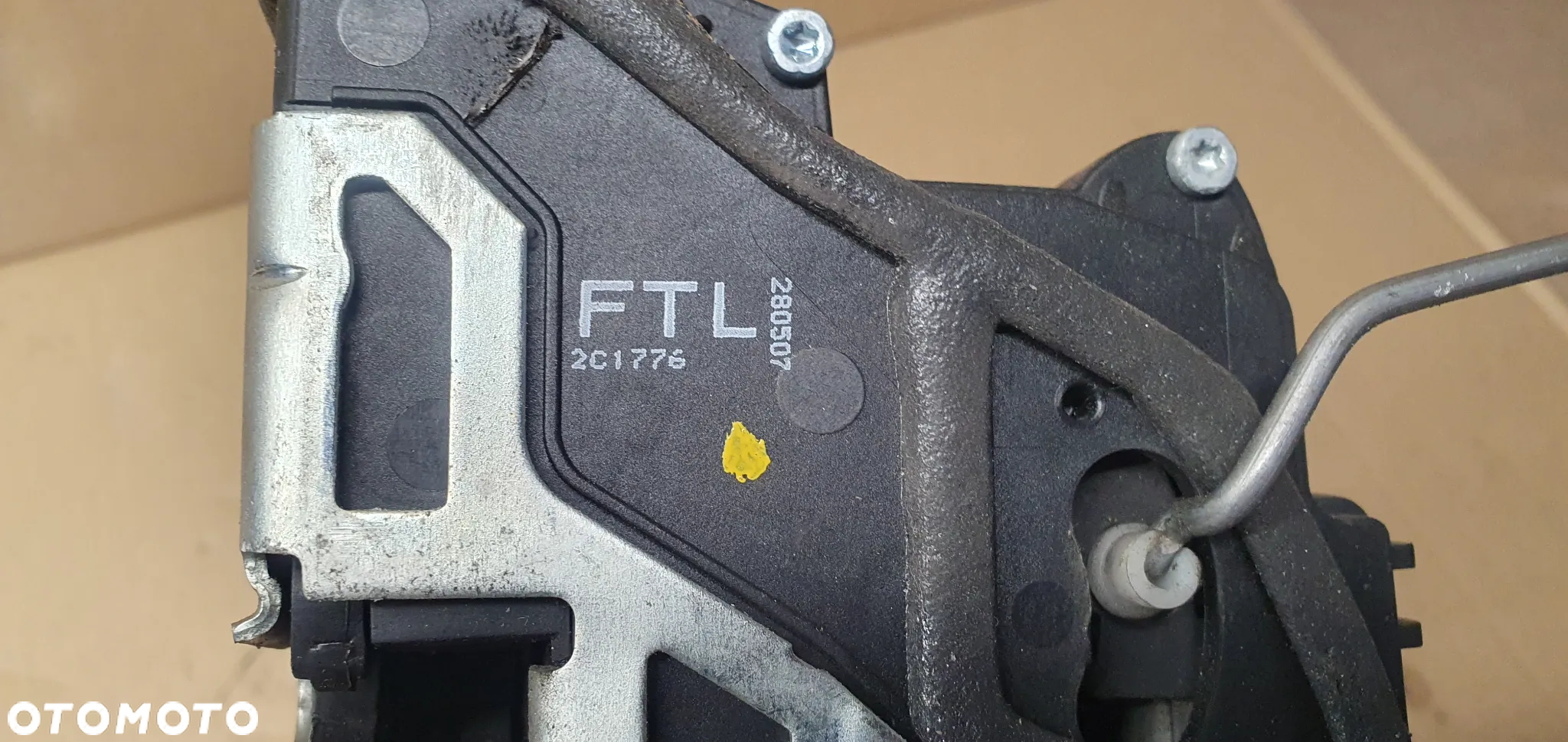 Zamek drzwi lewy przód przedni BMW 1 E81 7059967 - 8