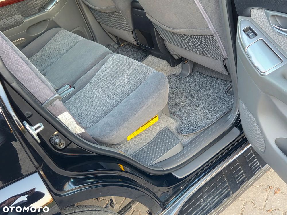 Toyota Land Cruiser - 20