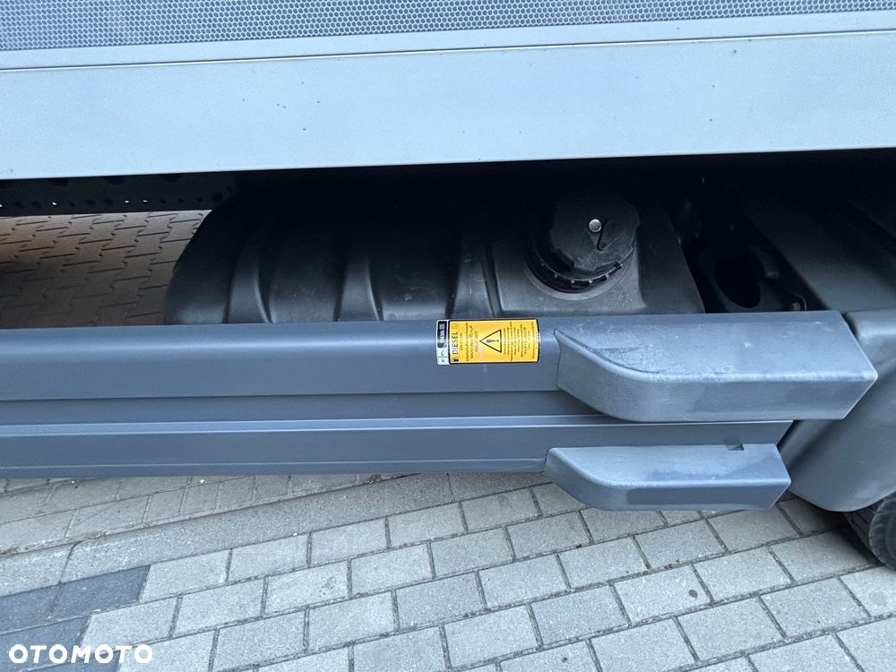 Mercedes-Benz ATEGO 1218 18 paletowy dł.7,25 szer.2,49 wys.2,35 - 32