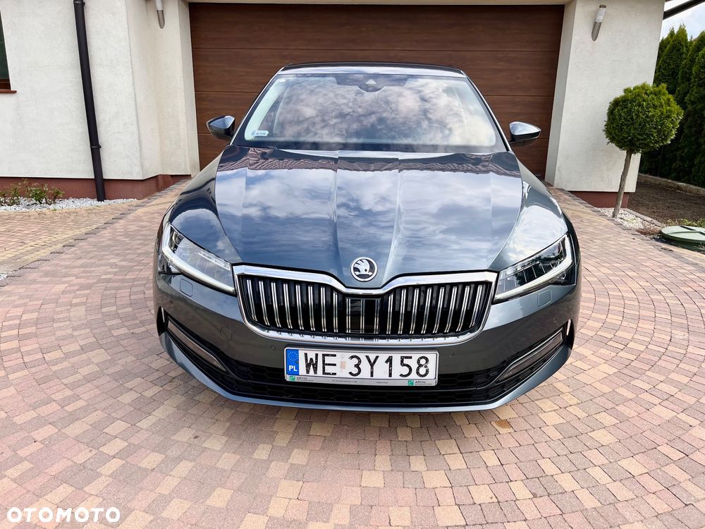 Skoda Superb ver-2-0-tdi-scr-ambition-dsg - 18