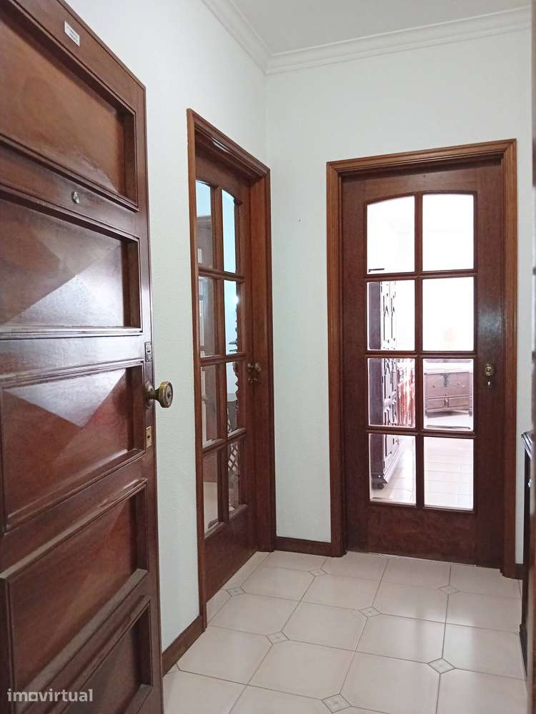 Excelente T1+1 | 73 m² | Varanda e Lugar de Garagem | Mafamude Centro - Grande imagem: 5/41