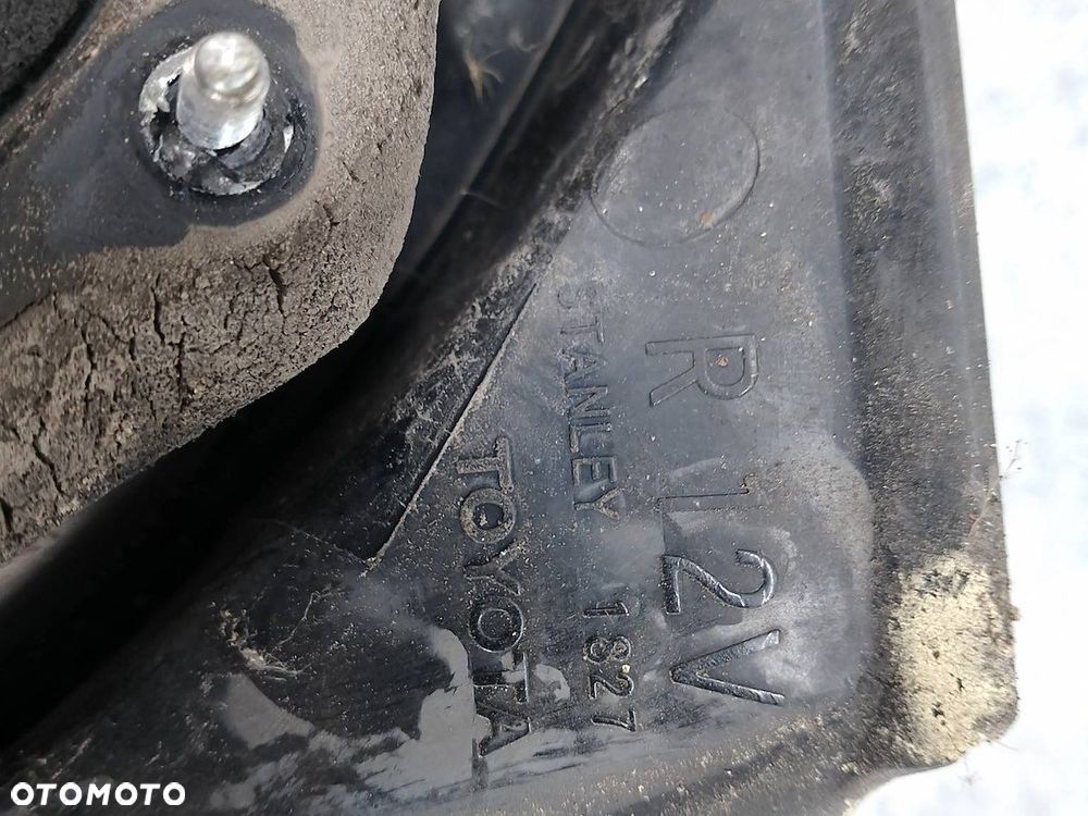 LAMPA TYLNA PRAWA TOYOTA COROLLA VERSO I 1827 - 3