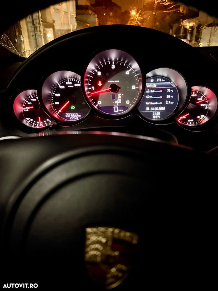 Porsche Cayenne - 14