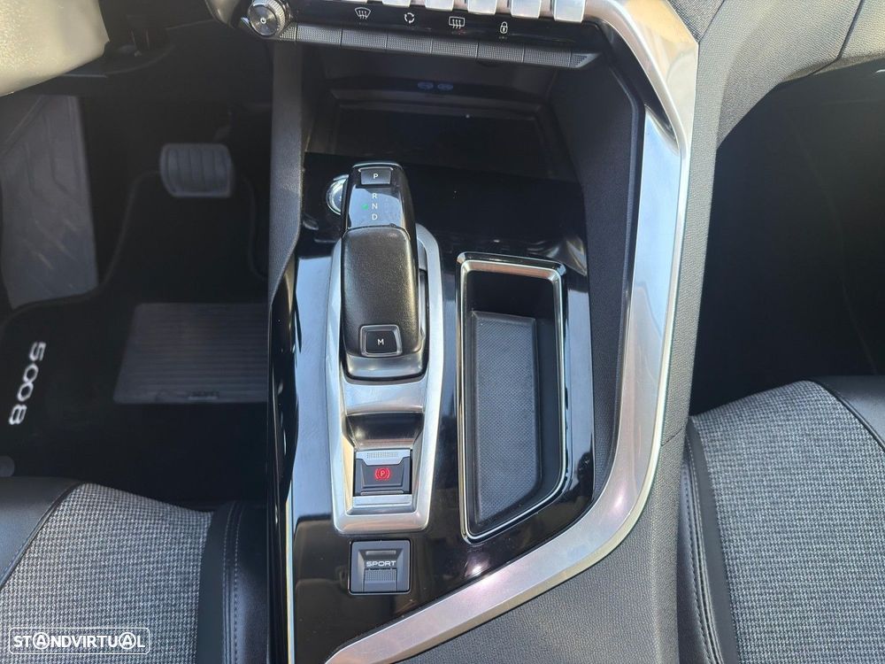Peugeot 5008 1.5 BlueHDi Allure Pack EAT8 - 26