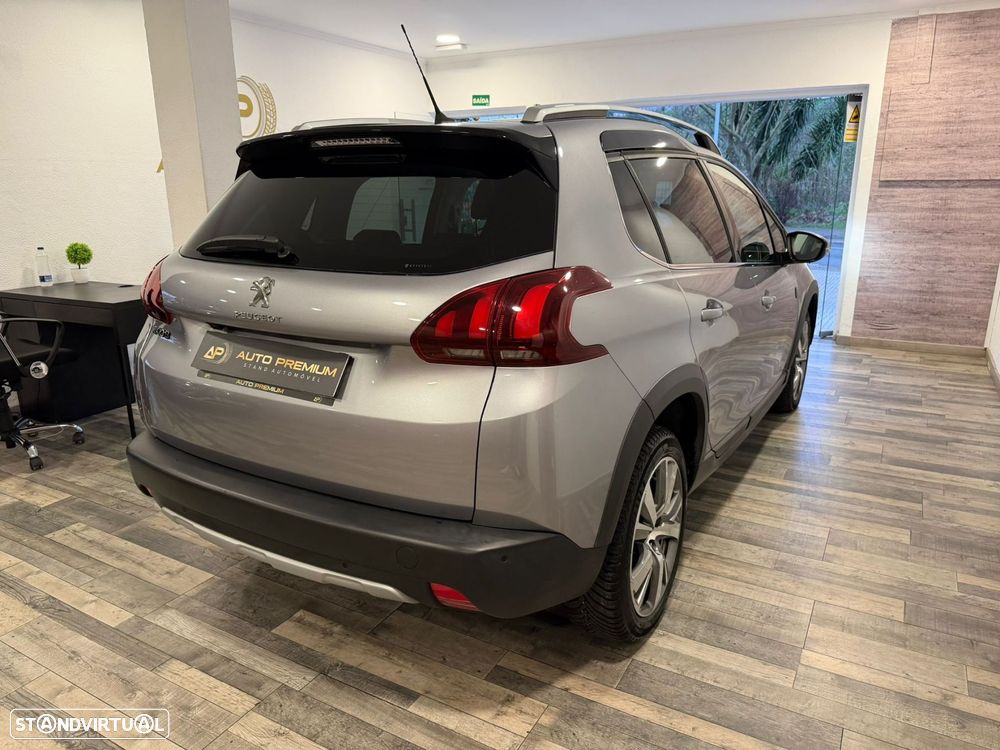 Peugeot 2008 1.2 PureTech Allure EAT6 - 5