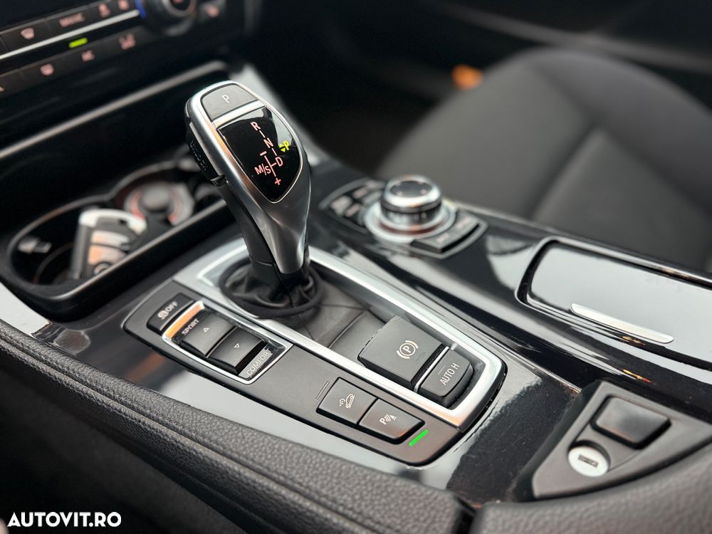 BMW Seria 5 525d xDrive Touring Aut. - 10