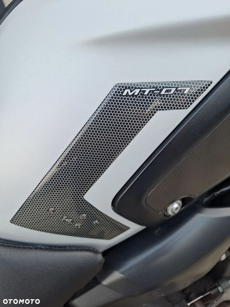 Yamaha MT - 12