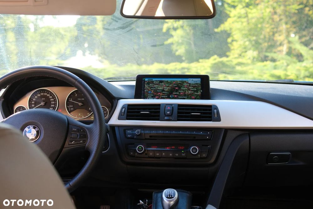 BMW Seria 3 320d - 9