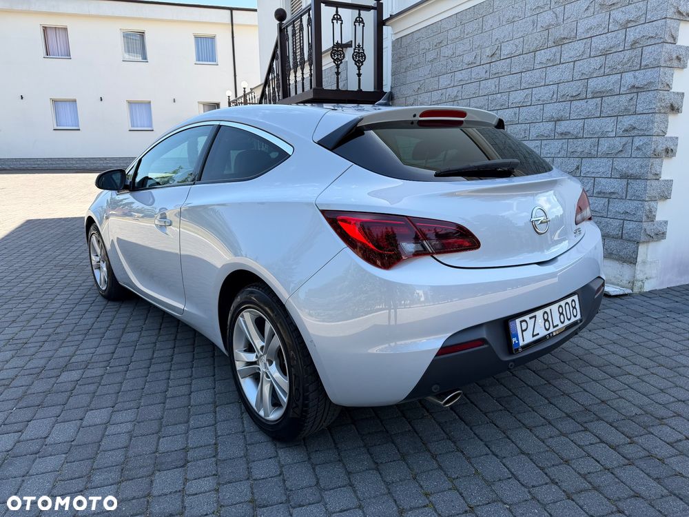 Opel Astra 1.4 Turbo - 11