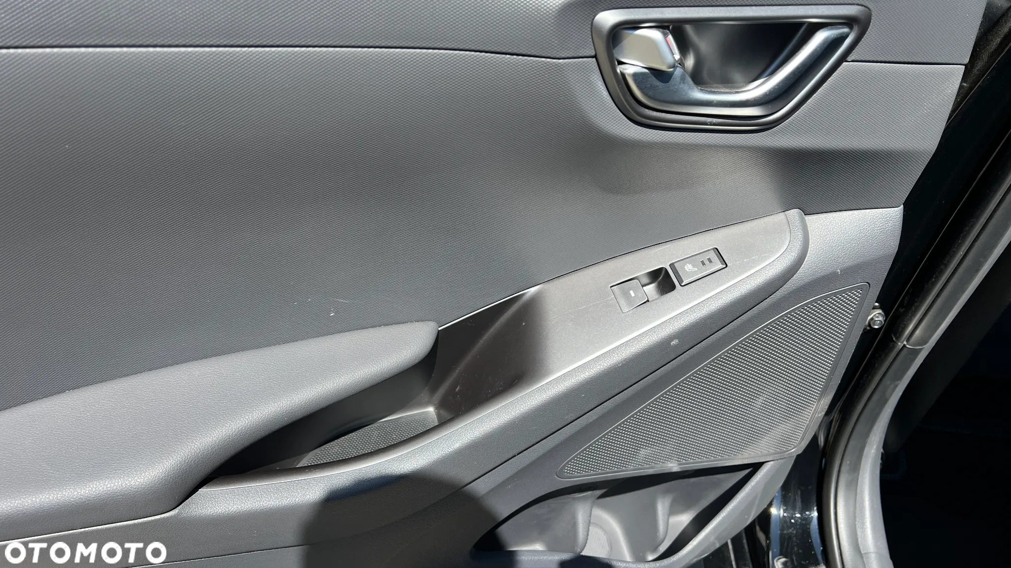 Hyundai IONIQ Plug-in-Hybrid 1.6 GDI Premium - 12