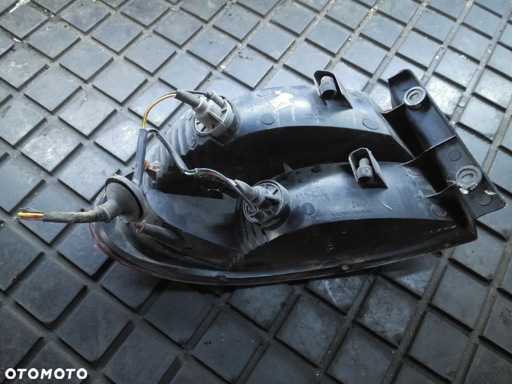 DAEWOO LANOS 1.5 00r HB - LAMPA PRAWY TYŁ POSIADAM 2 SZT - 4