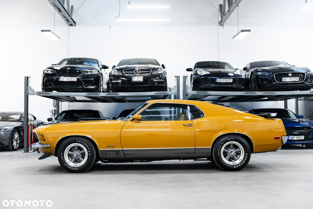 Ford Mustang - 8