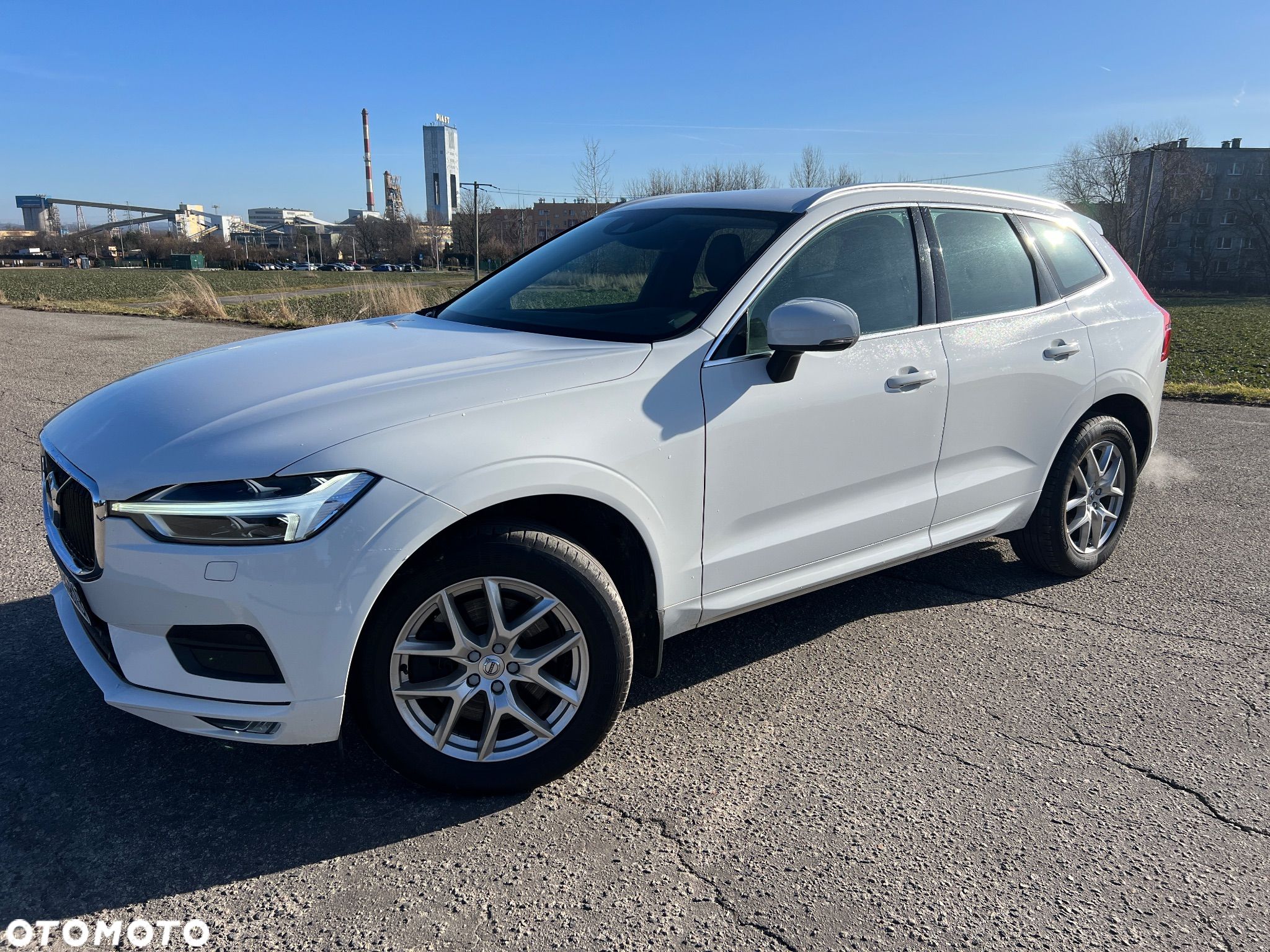 Volvo XC 60 T5 AWD Momentum - 1