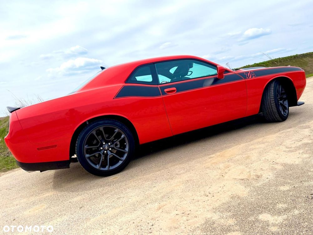 Dodge Challenger - 9