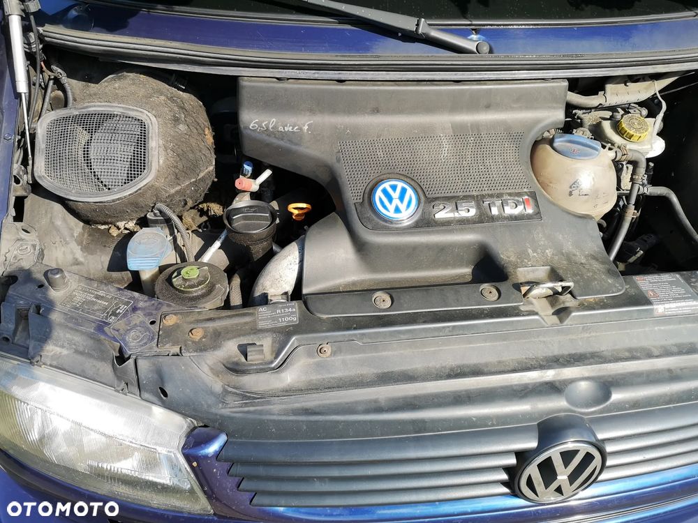 Volkswagen Caravelle - 24