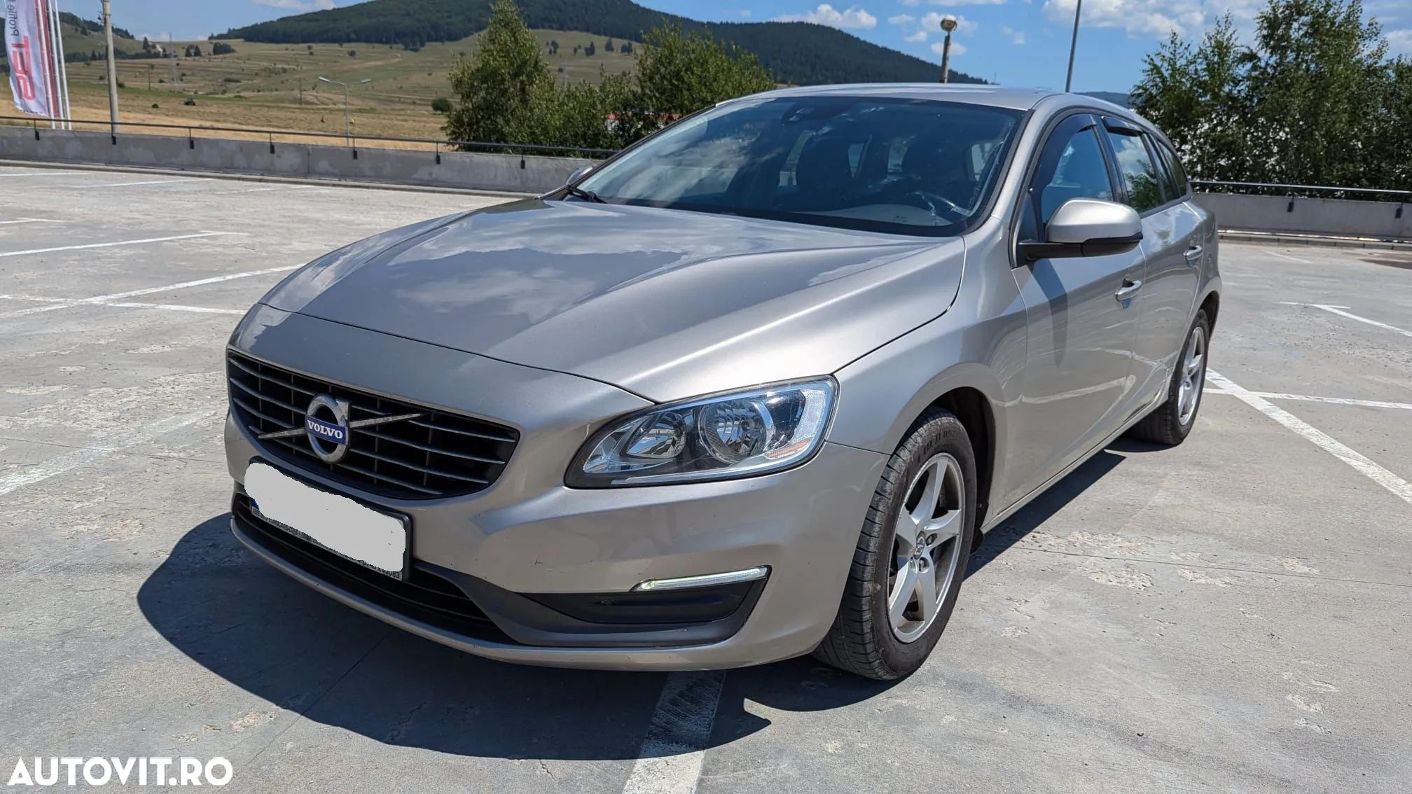 Volvo V60 D4 Summum - 1
