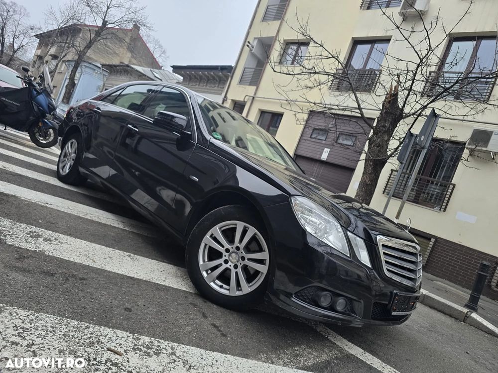 Mercedes-Benz E 220 CDI DPF BlueEFFICIENCY Automatik - 2