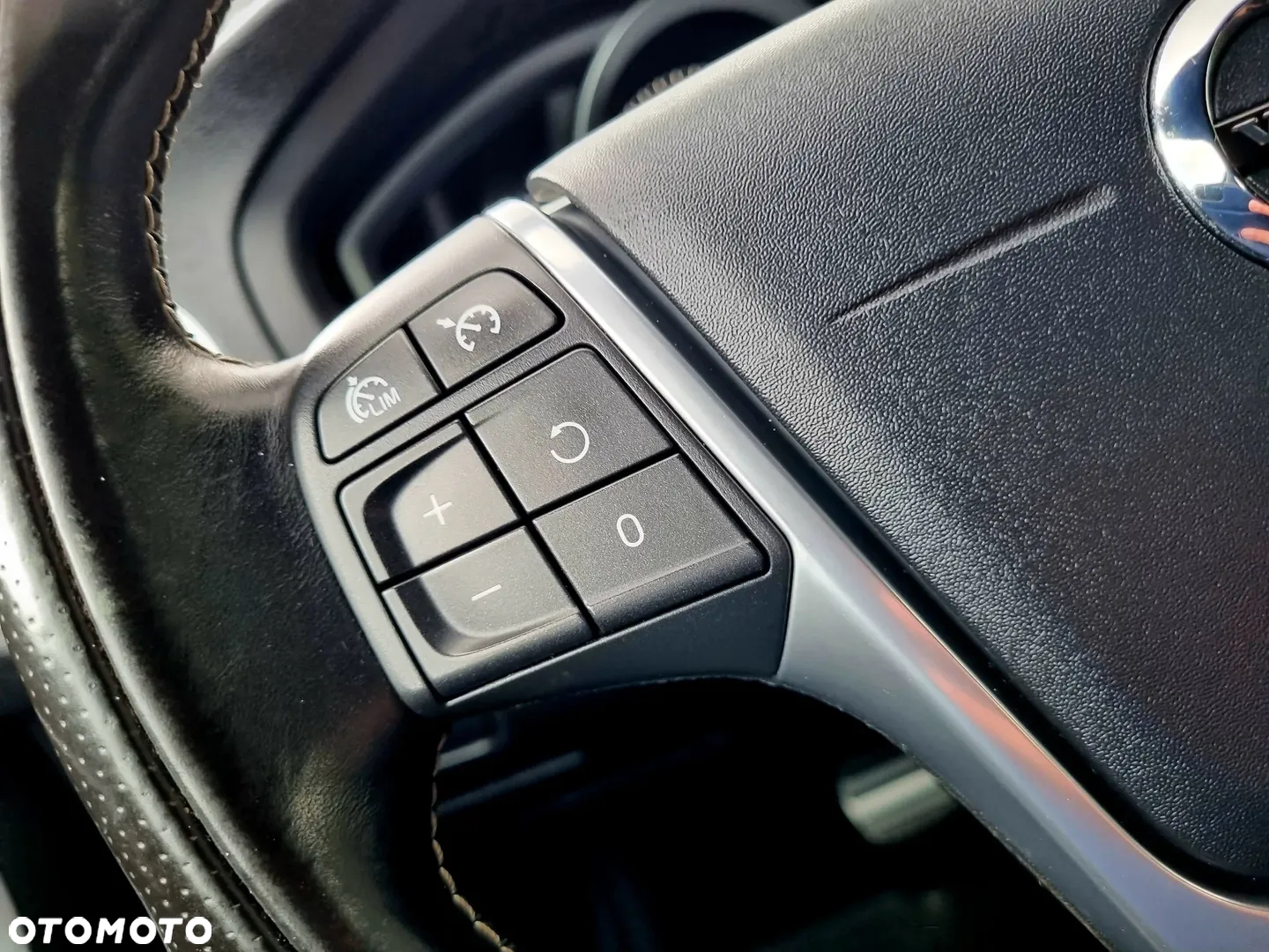 Volvo V40 T2 Geartronic RDesign - 17