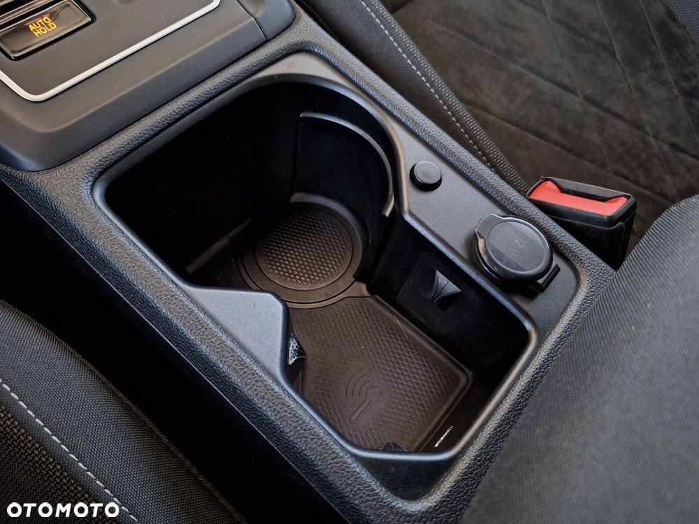 Volkswagen Golf - 38