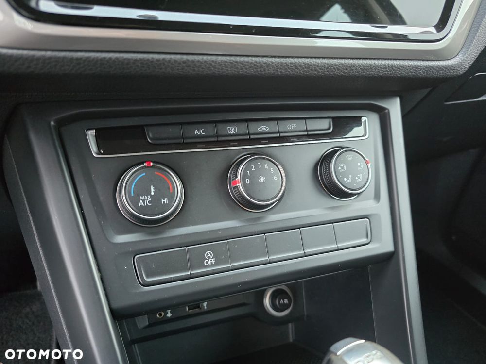 Volkswagen Touran - 10